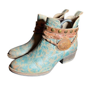 Distressed Corral Turquoise Metallic Western Studded Boots 8.5 pull-on